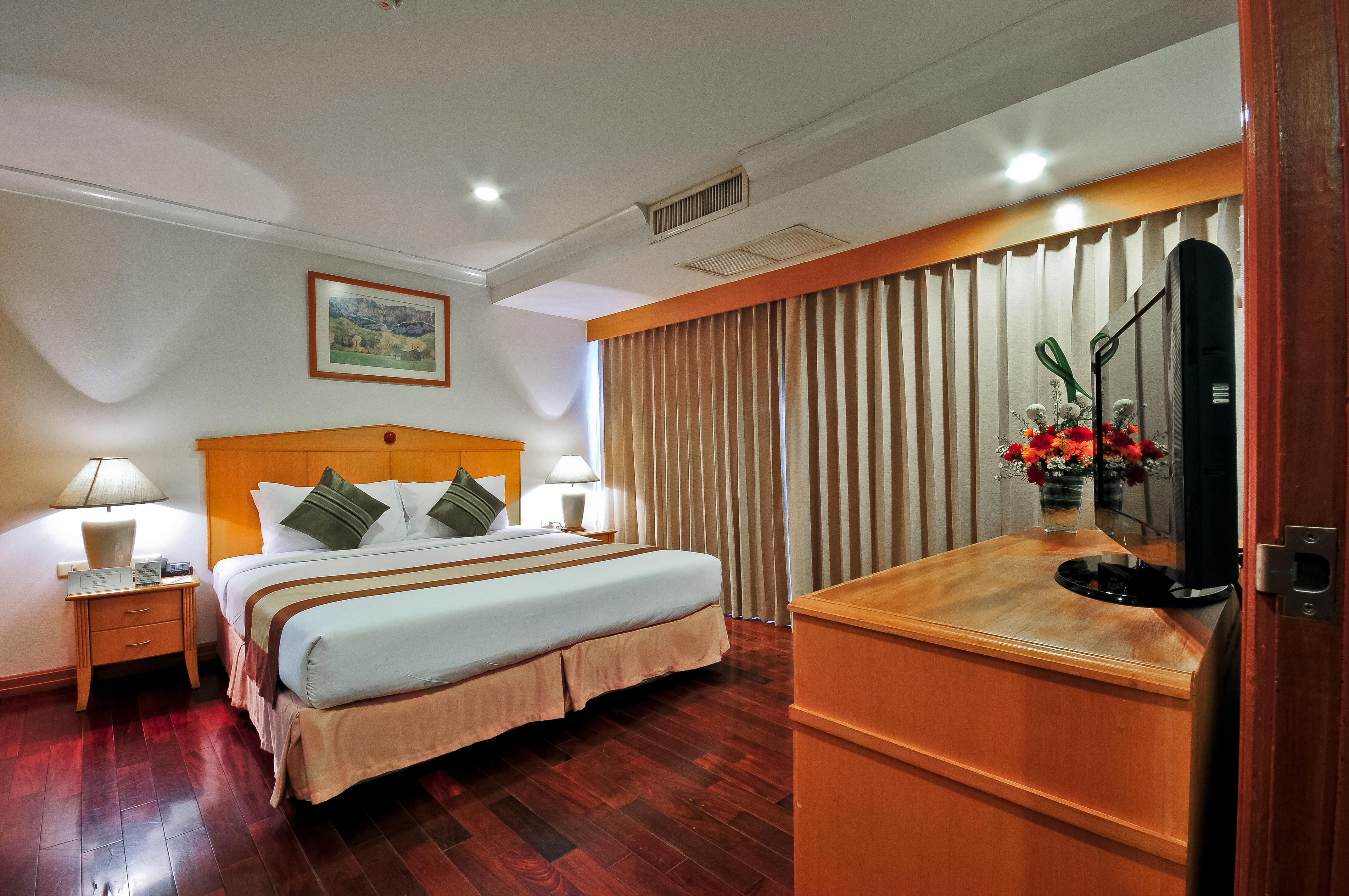 Admiral Suites Банкок Екстериор снимка