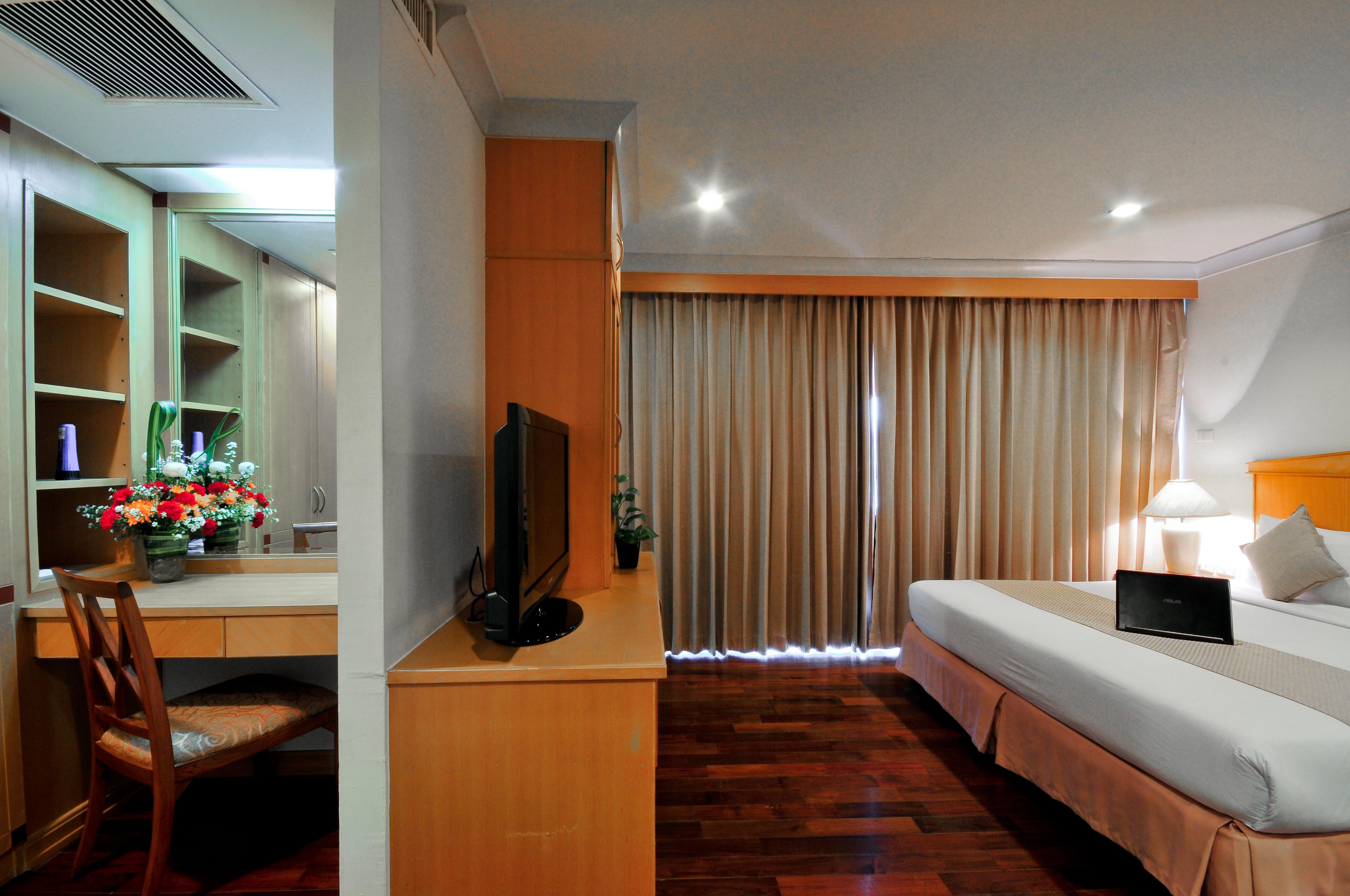 Admiral Suites Банкок Екстериор снимка