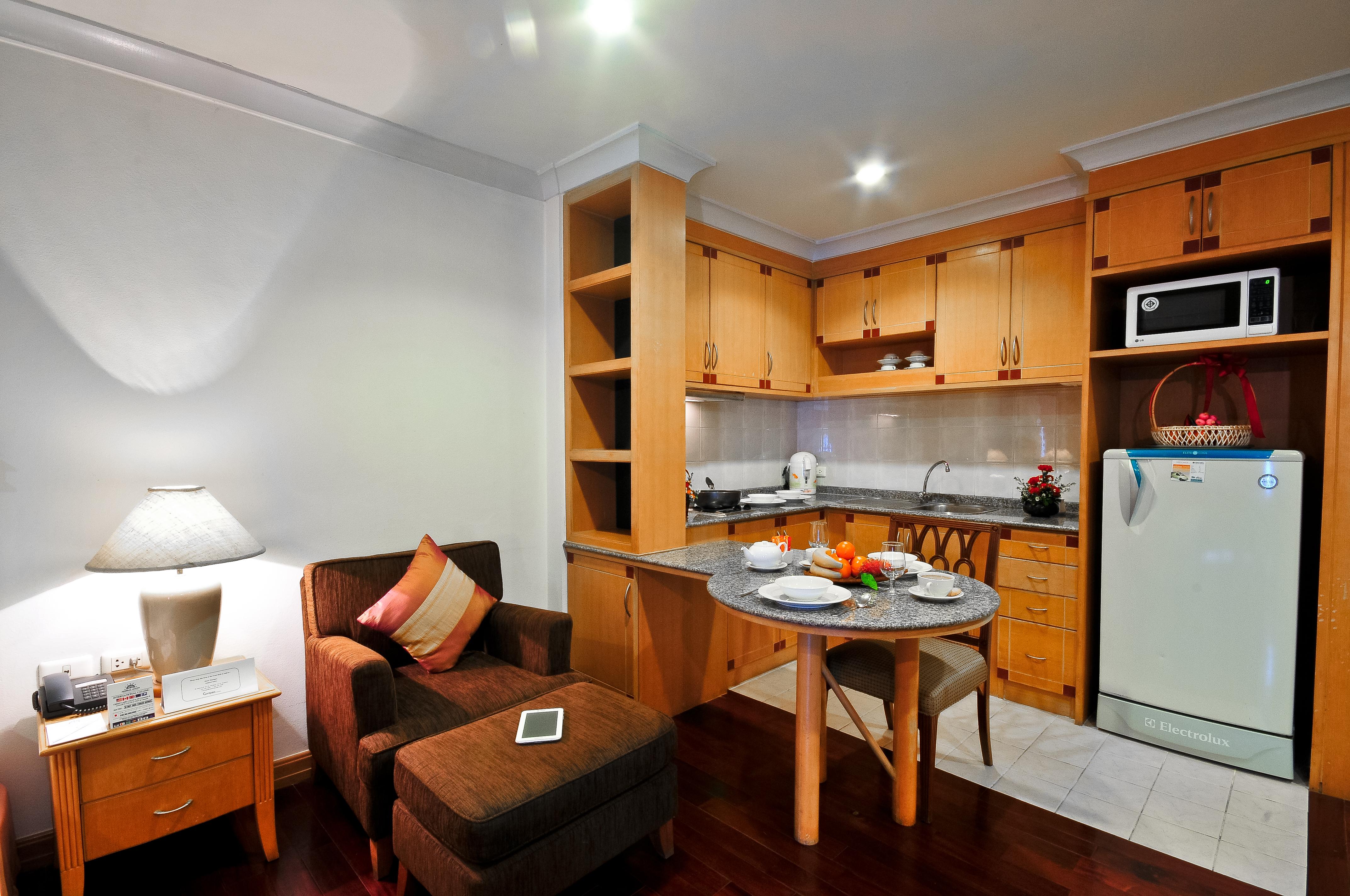 Admiral Suites Банкок Екстериор снимка