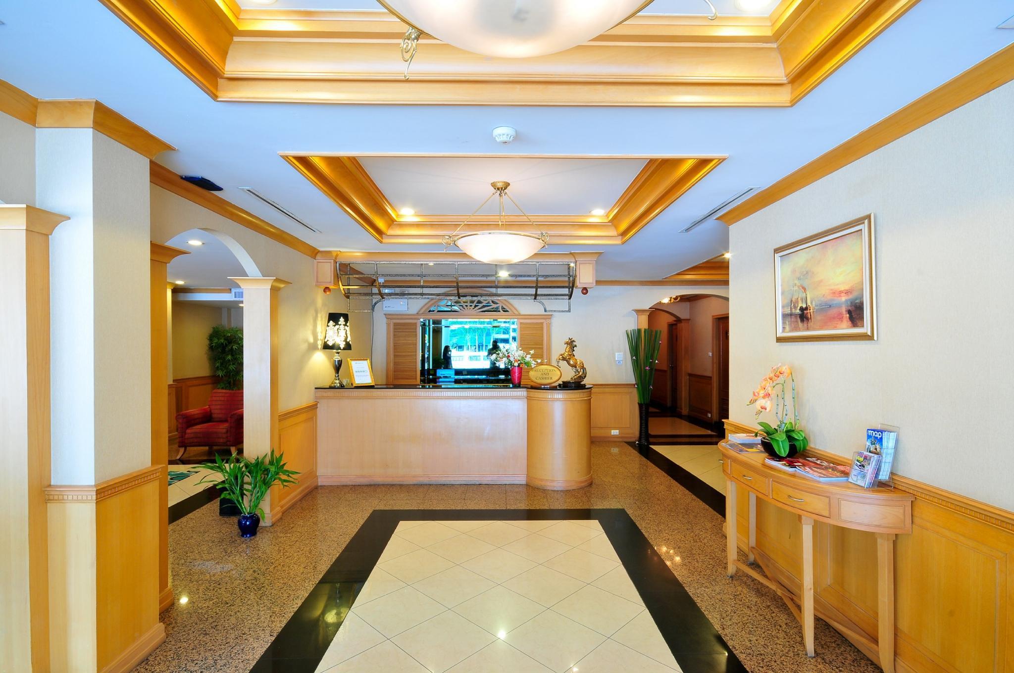 Admiral Suites Банкок Екстериор снимка