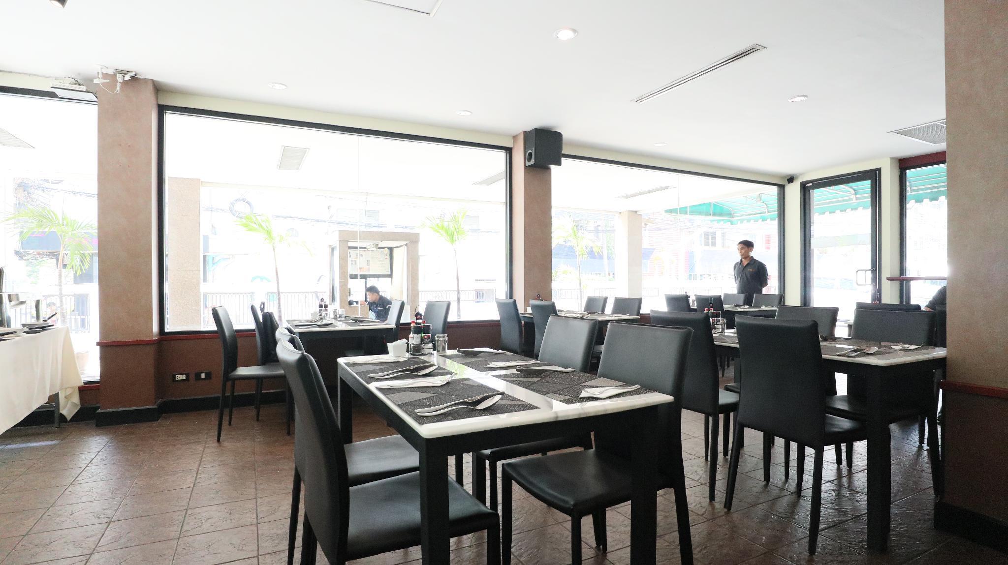 Admiral Suites Банкок Екстериор снимка