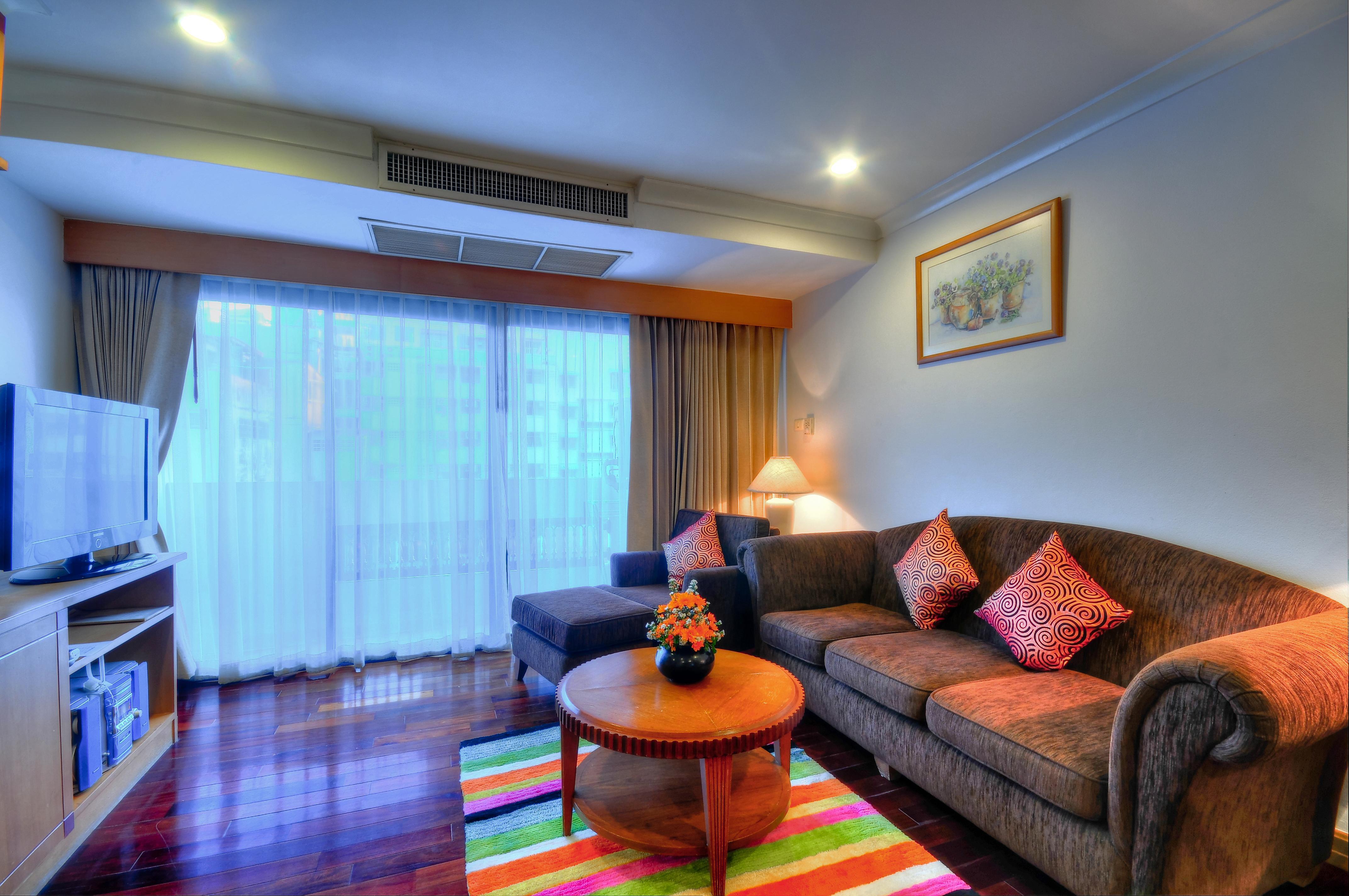 Admiral Suites Банкок Екстериор снимка
