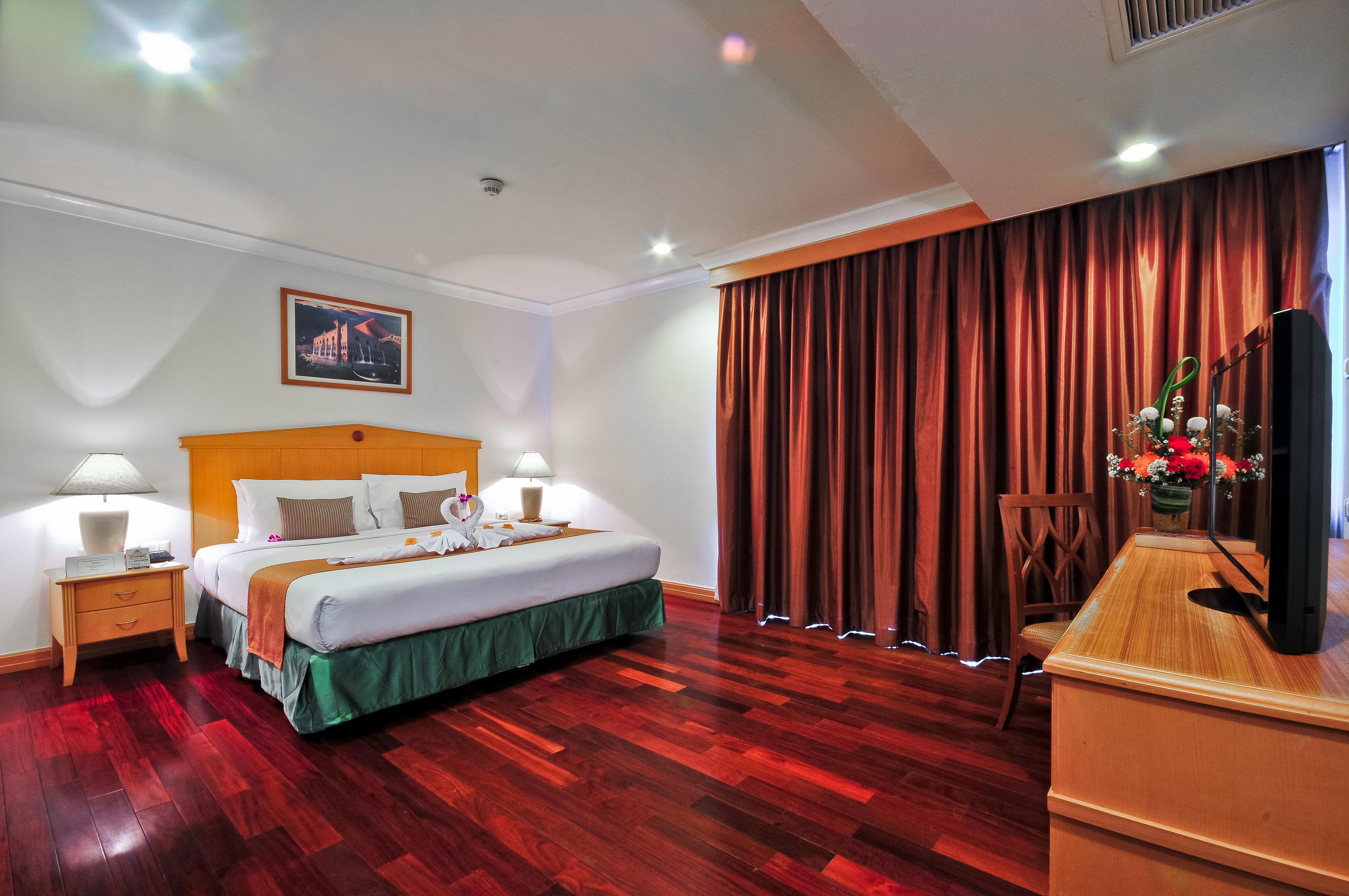 Admiral Suites Банкок Екстериор снимка