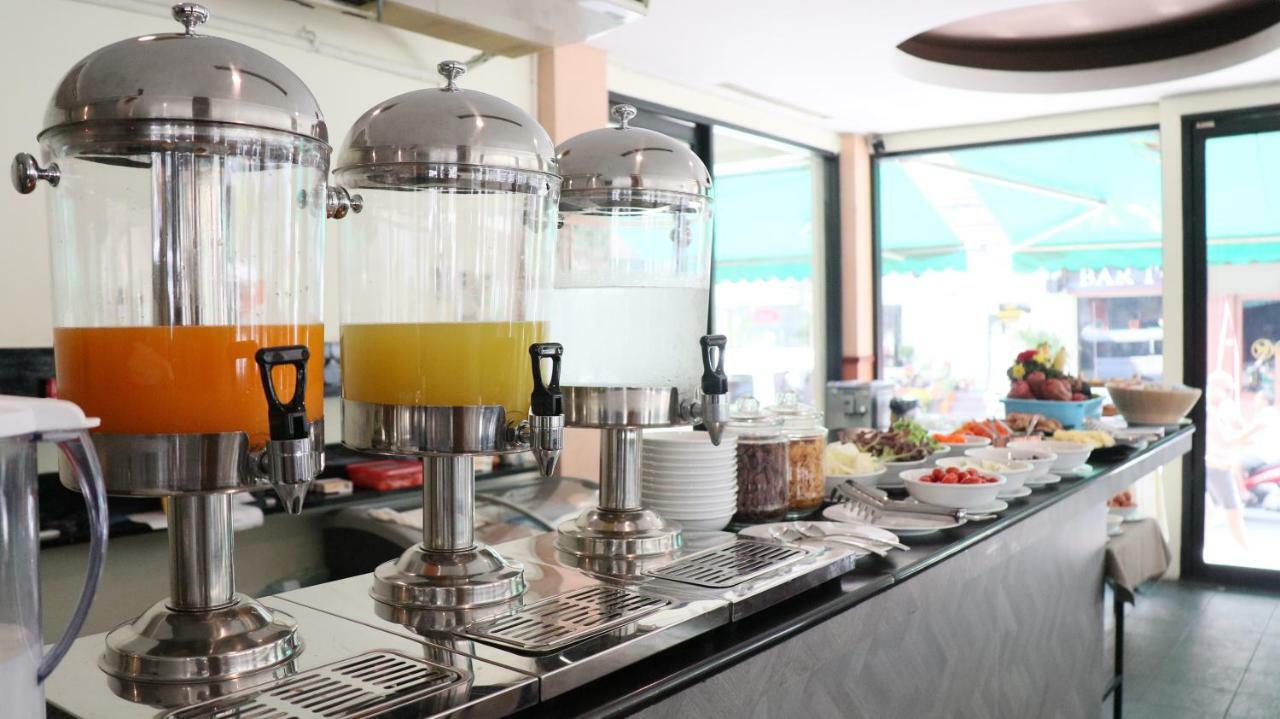 Admiral Suites Банкок Екстериор снимка