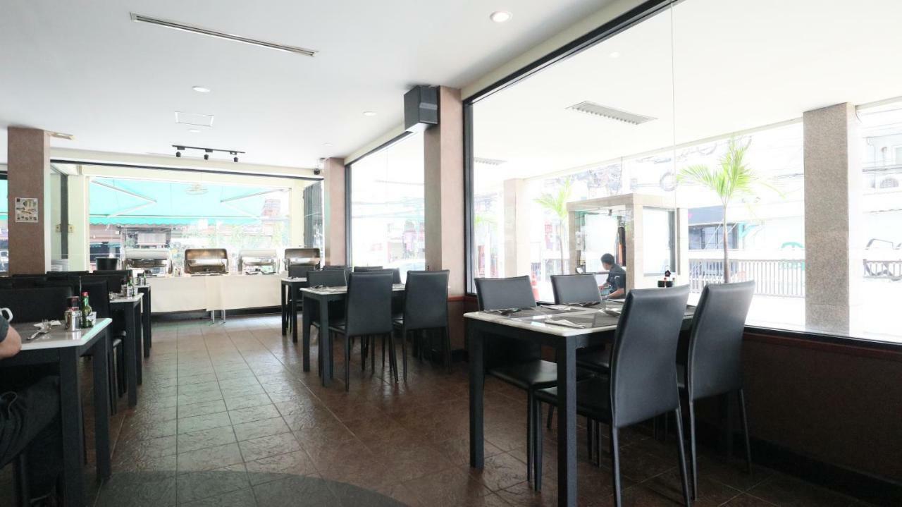 Admiral Suites Банкок Екстериор снимка