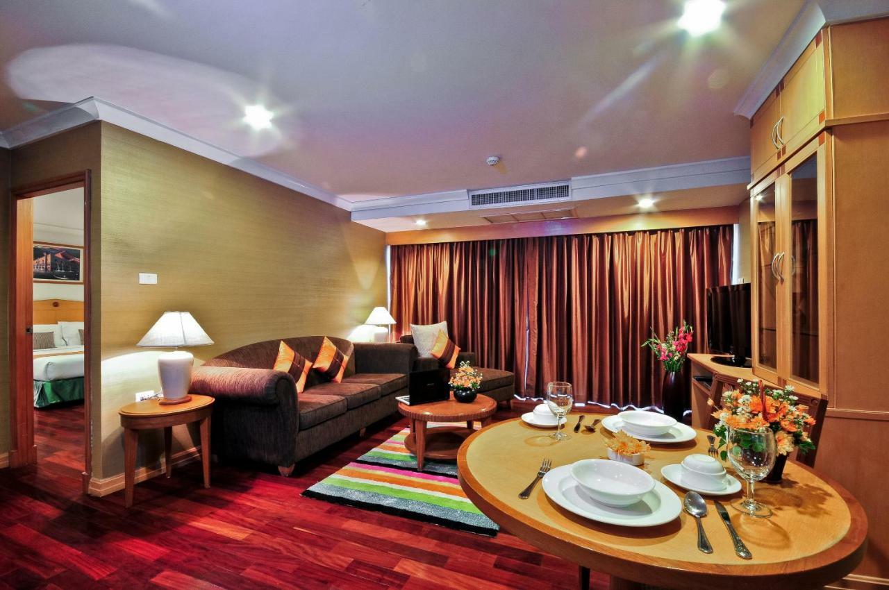 Admiral Suites Банкок Екстериор снимка